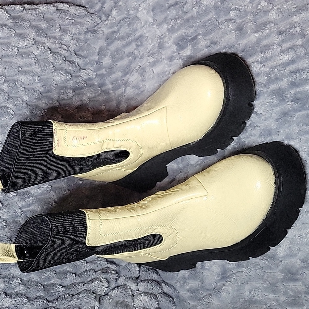 Circus by Sam Edelman Cream and Black Ankle Booties